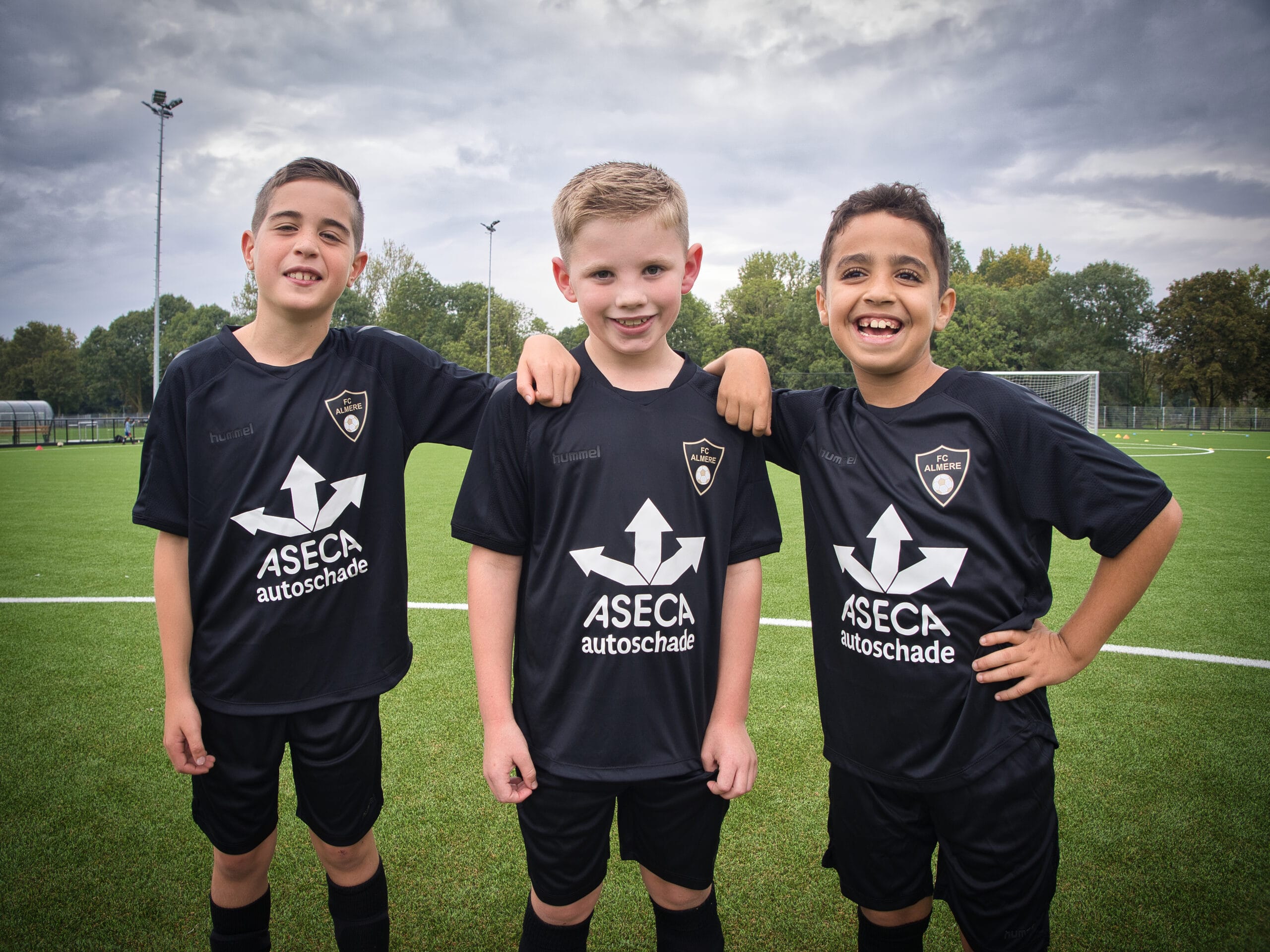 Nederland - Flevoland - Almere - Voetbal - FC Almere - Training - Kledingpaketten - O9-1 - 25SEP24 - TB (242 bewerkt)